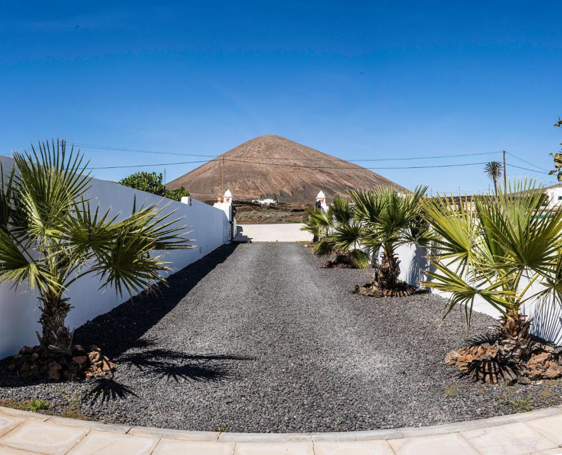 Villa Canis Tias Exterior photo