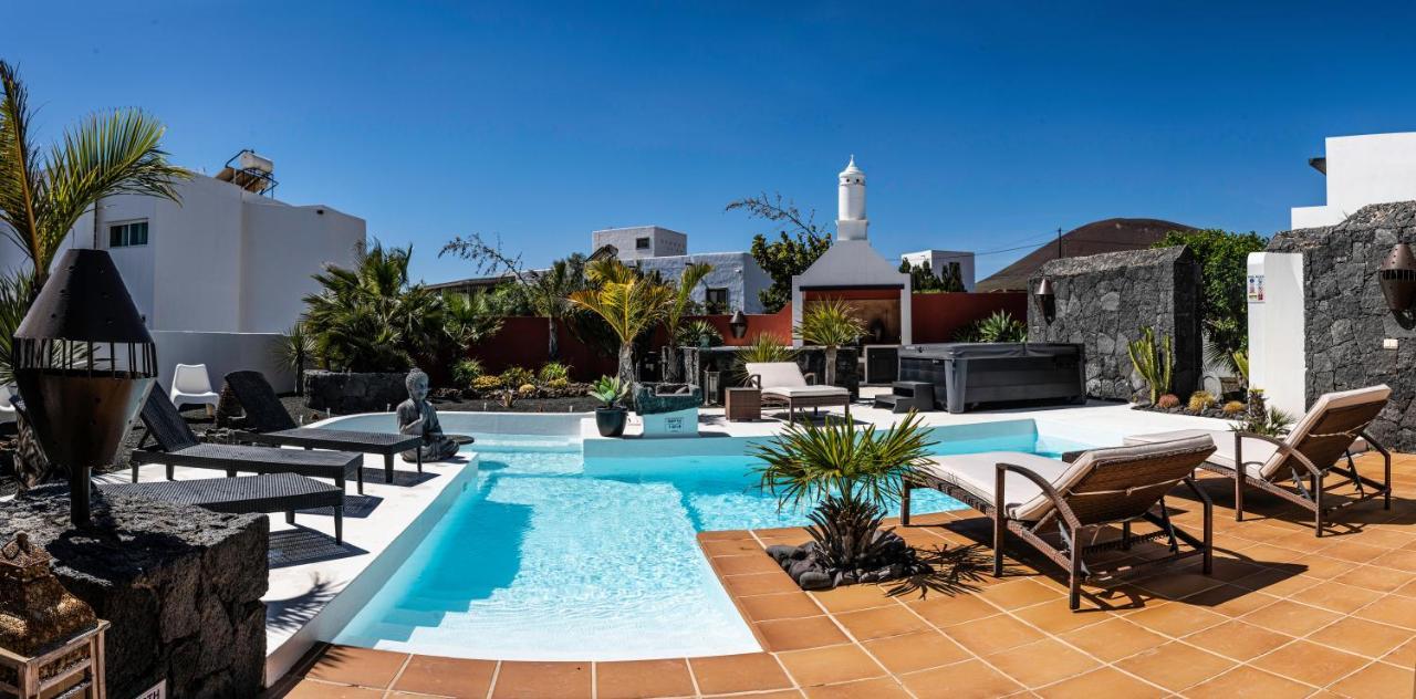Villa Canis Tias Exterior photo
