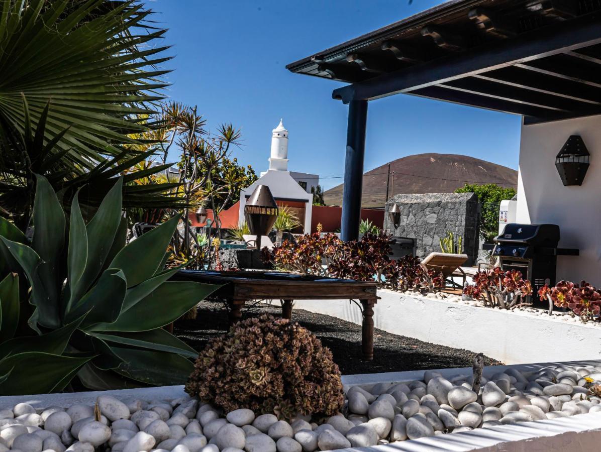 Villa Canis Tias Exterior photo